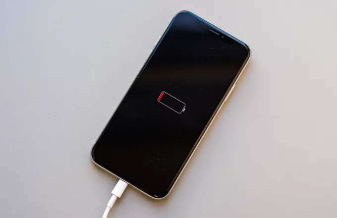 Η Apple θα αποζημιώσει τους κατόχους iPhone για τη μείωση των επιδόσεων της μπαταρίας