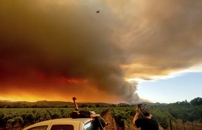 Καλιφόρνια: Τουλάχιστον 6 νεκροί από πυρκαγιές που ξέσπασαν από κεραυνούς