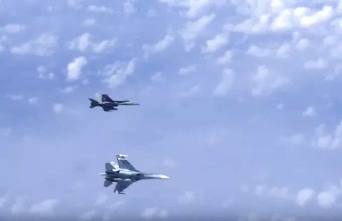 Ρωσία: Έστειλε μαχητικό αεροσκάφος να συνοδεύσει αμερικανικό κατασκοπευτικό στη Μαύρη Θάλασσα 