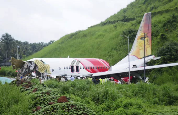 Ινδία: Ανακτήθηκαν τα δύο μαύρα κουτιά του αεροσκάφους της Air India Express