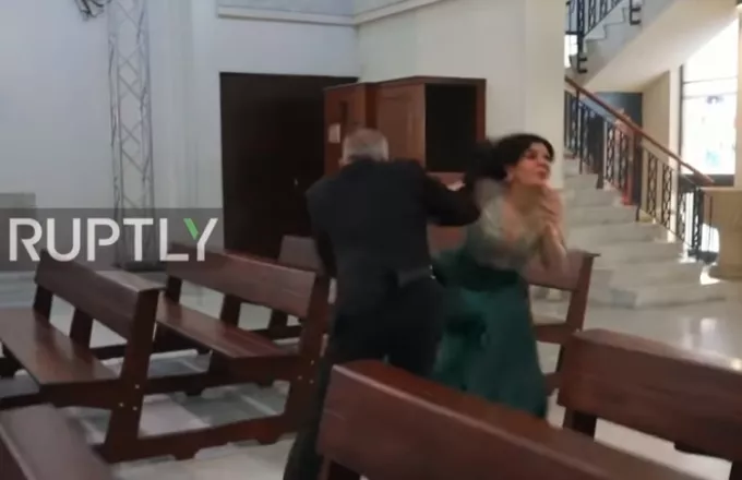 Λίβανος - Νέο δραματικό βίντεο: Χάος σε εκκλησία τη στιγμή της έκρηξης (video)