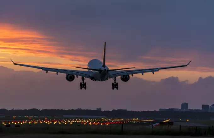 Έκτακτη προσγείωση αεροσκάφους στην Κέρκυρα – Επιβάτης έκανε επεισόδια