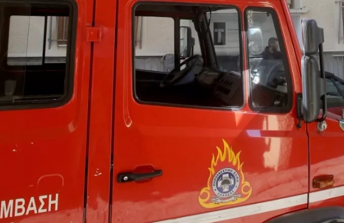 Θεσσαλονίκη: Μεγάλη φωτιά σε διαμέρισμα - 12 απεγκλωβισμοί - Μια γυναίκα διασωληνώθηκε