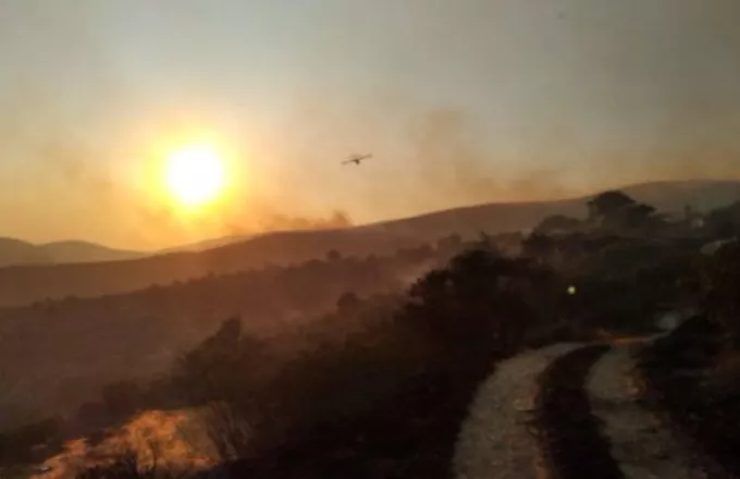 Κρήτη: Μαίνεται η φωτιά στον Δήμο Κανδάνου - Σελίνου