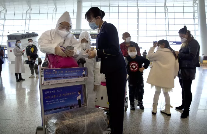 Κίνα-Κορωνοϊός: Η Ουχάν υποδέχθηκε την πρώτη διεθνή πτήση της από τον Ιανουάριο