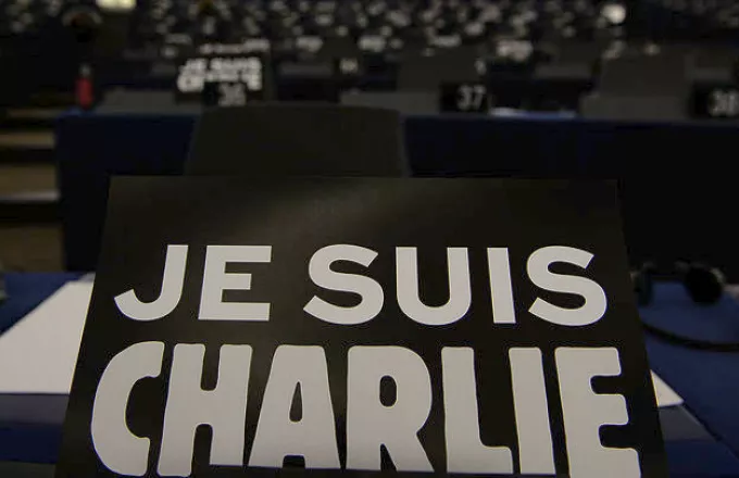Charlie Hebdo: Αναδημοσιεύει τα σκίτσα του Μωάμεθ εν όψει της δίκης για την επίθεση
