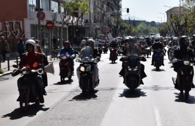 Αναδίπλωση υπουργείου Μεταφορών: Οι οδηγοί ΙΧ δεν μπορούν να οδηγούν μοτοσικλέτες με το ίδιο δίπλωμα 