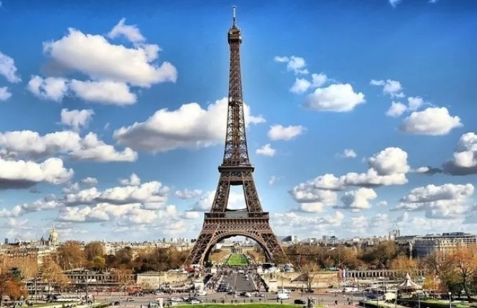 Γαλλία: Ο Πύργος του Άιφελ ανοίγει ξανά μετά από 9 μήνες που παρέμεινε κλειστός	
