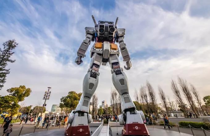 «Ένα μεγάλο βήμα για τον άνθρωπο»: Γίγαντας- ρομπότ περιφέρεται στους δρόμους της Γιοκοχάμα (vid)