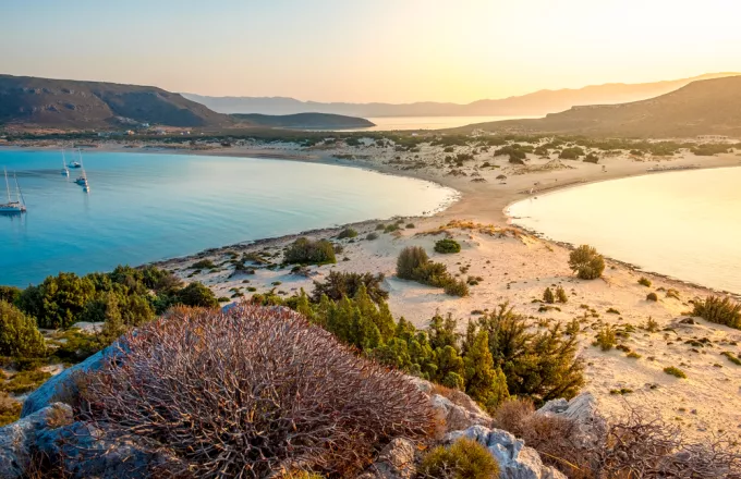 Τσέχικο Περιοδικό: Η παραλία Σίμος στην Ελαφόνησο στις 10 καλύτερες της Ελλάδας 