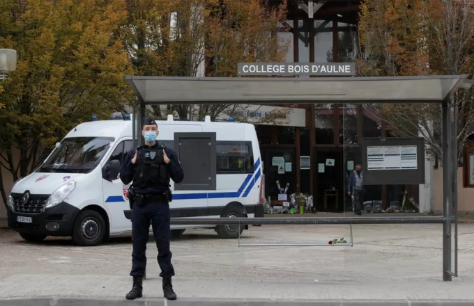 Γαλλία: Η αστυνομία σκότωσε ένοπλο στην Αβινιόν που φώναζε "Αλάχου Άκμπαρ"