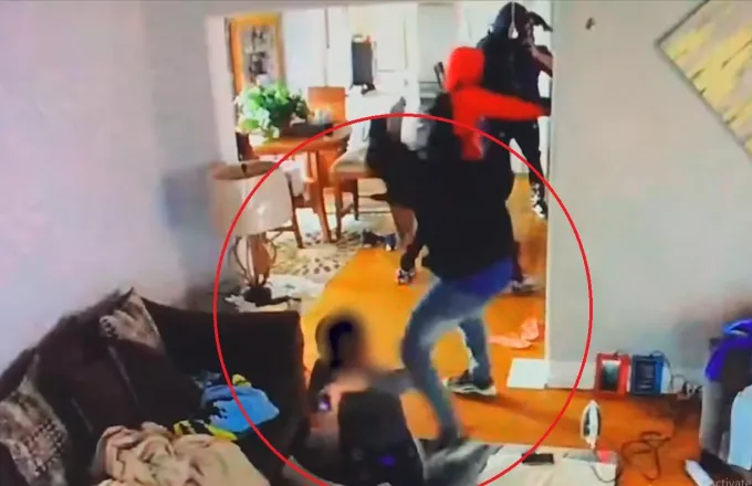 ΗΠΑ: Ατρόμητος μπόμπιρας τα βάζει με ενόπλους που εισβάλουν στο σπίτι του! (video) 
