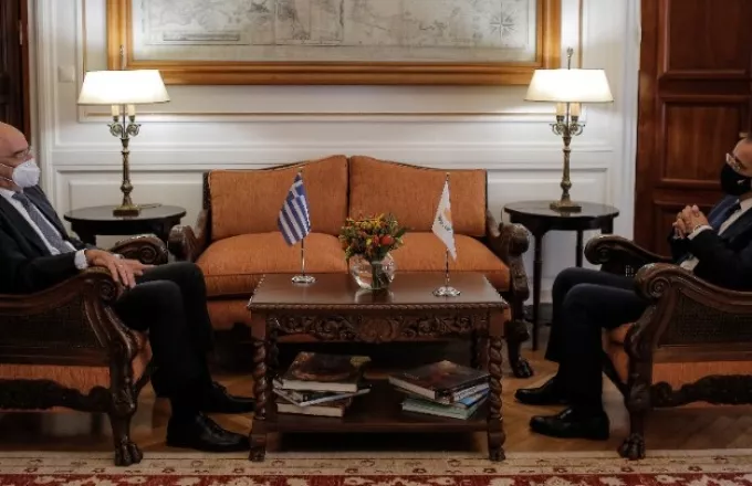 Ο στενός συντονισμός Ελλάδας-Κύπρου στο επίκεντρο της συνάντησης Δένδια-Χριστοδουλίδη