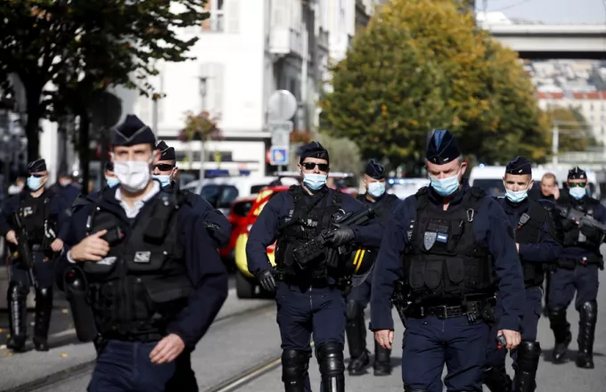 Αμφιλεγόμενο νομοσχέδιο στη Γαλλία: Ποινικοποιεί την κακόβουλη μετάδοση εικόνων αστυνομικών