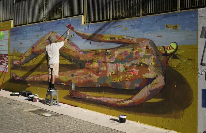 Με μια εντυπωσιακή τοιχογραφία οι παρεμβάσεις καλλιτεχνών στον Δήμο Αθηναίων (ΦΩΤΟ)