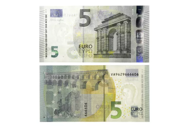 Τα νέα χαρτονομίσματα των 5 ευρώ - Δείτε τι αλλάζει (φωτο)