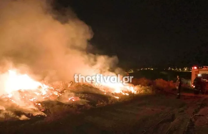 Φωτιά σε παράνομη χωματερή στη Θεσσαλονίκη 