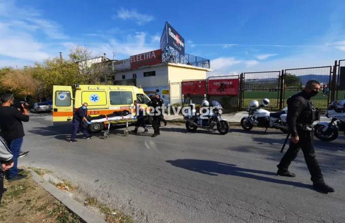 Επεισόδια στη Θεσσαλονίκη με τραυματία αστυνομικό - Ένταση και στο Σύνταγμα (φωτό - vid)