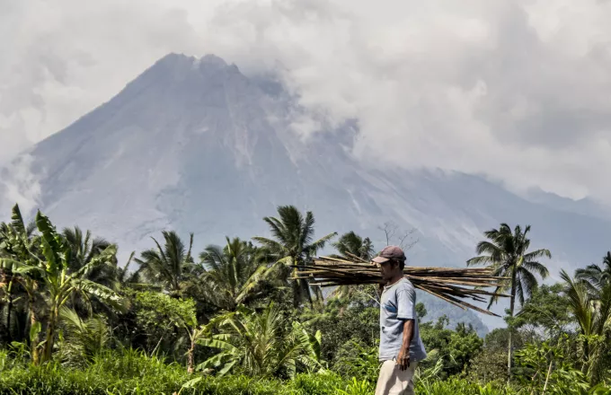 Ινδονησία: Ενεργοποιήθηκε το ηφαίστειο Λεβοτόλο