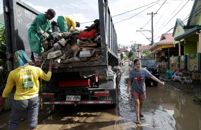 Φιλιππίνες: Τουλάχιστον 16 νεκροί από τον τυφώνα Γκόνι