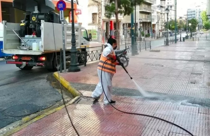 Δήμος Αθηναίων: Μεγάλη δράση καθαρισμού - απολύμανσης περιμετρικά της Ομόνοιας (φωτό)