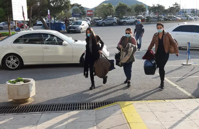 Κορωνοϊός: Ταξίδεψαν για Θεσσαλονίκη οι 10 νοσηλεύτριες-εθελόντριες: «Ευχηθείτε μας καλή τύχη»
