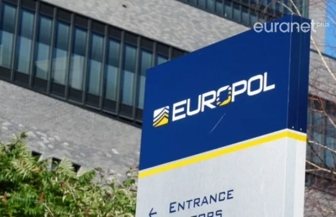Europol: Συντονισμένες επιδρομές σε 7 χώρες με στόχο τη ρητορική μίσους στο Ίντερνετ
