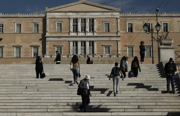 Λοιμωξιολόγοι: Αν ανοσοποιήσουμε το 70% πληθυσμού αποχαιρετάμε τον κορωνοϊό στην Ελλάδα