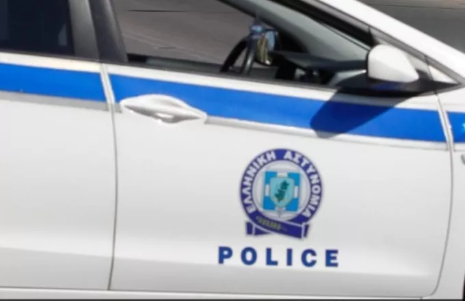 Καβάλα: Συνελήφθη οδηγός που μετέφερε με φοτηγάκι 38 μετανάστες