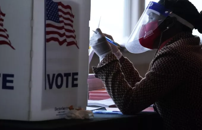 ΗΠΑ-Εκλογές: Ένας στους 10 ψηφοφόρους ψήφισε για πρώτη φορά 