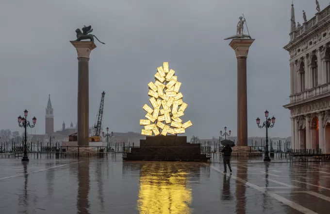 Κορωνοϊός- Ιταλία: Ένα αλλιώτικο χριστουγεννιάτικο φως στη Βενετία (pics)