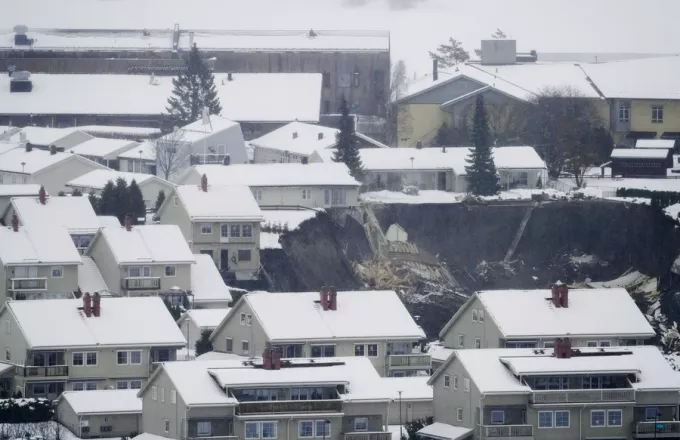 Νορβηγία: Κατολίσθηση άνοιξε τεράστιο κρατήρα καταπίνοντας πολλά σπίτια- Τραυματίες