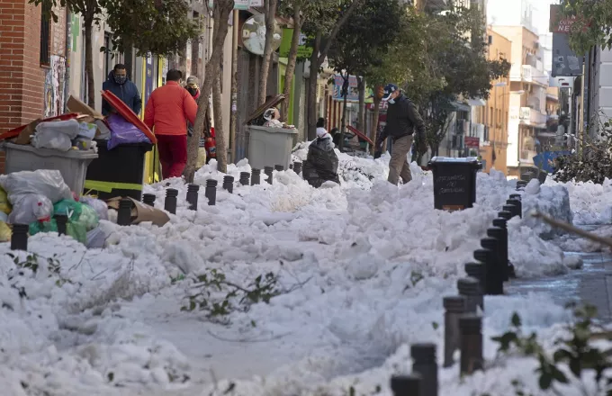 Ισπανία: Απίστευτες εικόνες από την χιονοθύελλα Φιλομένα -Ρεκόρ χαμηλών θερμοκρασιών 
