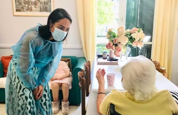 Κορωνοϊός: 117 χρονών η γηραιότερη γυναίκα που εμβολιάστηκε στην Ελλάδα- Ποιά είναι
