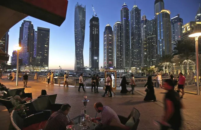 Ντουμπάι: Εστιατόρια κάνουν εκπτώσεις στους πελάτες που έχουν εβολιαστεί κατά του κορωνοϊού