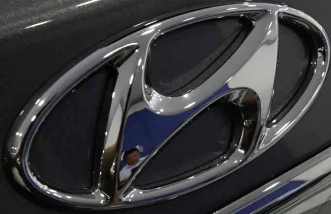 Η Hyundai επανεξετάζει τη συνεργασία της με την Apple