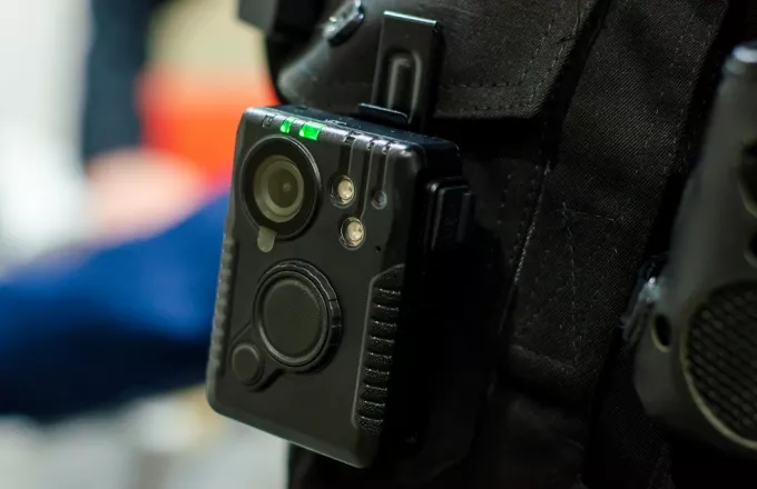 Αστυνομικοί με κάμερες, drones, ηχητικά μηνύματα και μεσολαβητής στην διαχείριση των συναθροίσεων