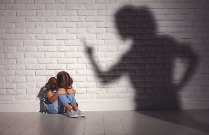 Σοκ με την τιμωρία νηπιαγωγού σε 4χρονο κοριτσάκι -Η Κεραμέως διέταξε ΕΔΕ για την καταγγελία