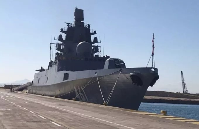 O «Ναύαρχος Κασατόνοβ» στην Ελλάδα- Στο λιμάνι του Πειραιά κατέπλευσε η ρωσική φρεγάτα