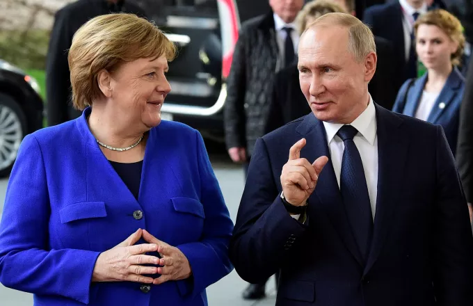 Μόσχα: Ξεκίνησαν οι συνομιλίες Μέρκελ- Πούτιν- Τα θέματα στην ατζέντα των δύο ηγετών
