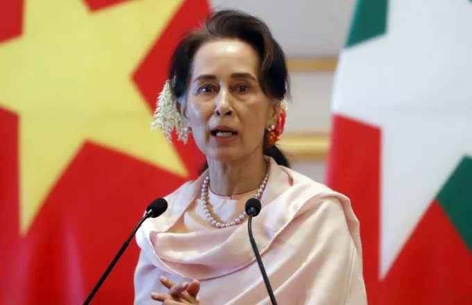 Μιανμάρ-πραξικόπημα: Η Σου Τσι κατηγορείται (και) για παραβίαση κρατικών μυστικών