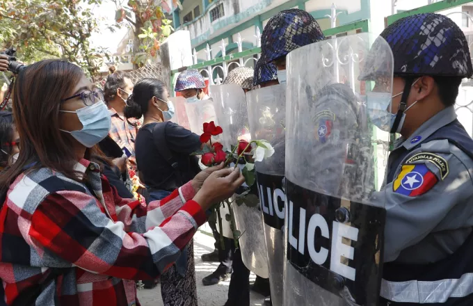 Πραξικόπημα στη Μιανμάρ: Περιορισμοί στην πρόσβαση σε Twitter και Instagram