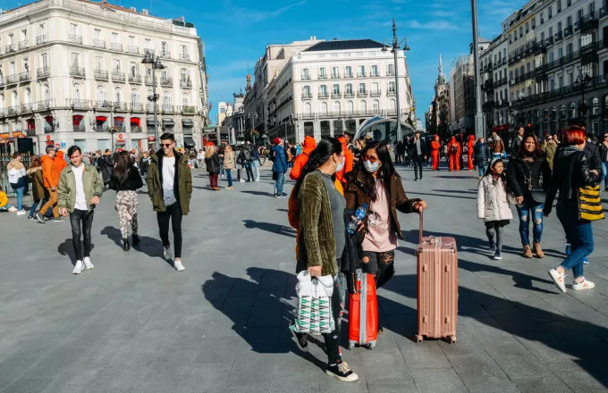 Ισπανία: Συμφωνία για νέα αύξηση του κατώτατου μισθού στα 1.125 ευρώ μηνιαίως 