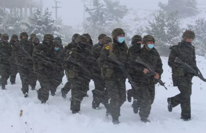 Εντυπωσιακές φωτογραφίες - βίντεο από εκπαίδευση Στρατιωτικής Σχολής Ευελπίδων στα χιόνια
