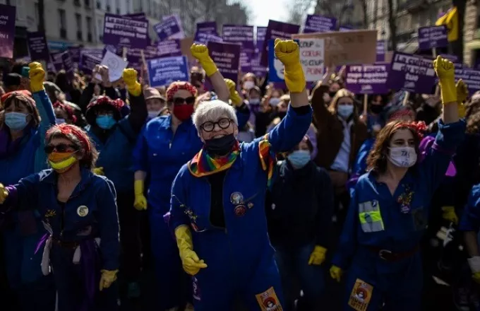 Μεγάλες διαδηλώσεις σε όλη τη Γαλλία στο πλαίσιο της «απεργίας των γυναικών»