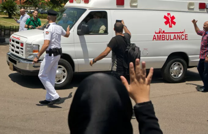 Αίγυπτος: Δέκα νεκροί σε δυστύχημα με λεωφορείο
