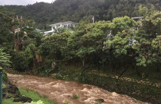 Χαβάη: Σε κατάσταση έκτακτης ανάγκης- Πλημμύρισε λόγω ισχυρών βροχοπτώσεων	