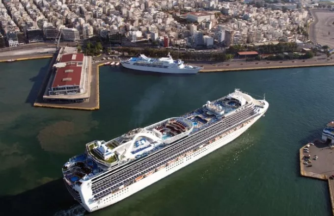 Πλατφόρμα αποβίβασης επιβατών για έκτακτες συνθήκες απέκτησε το λιμάνι Πειραιά