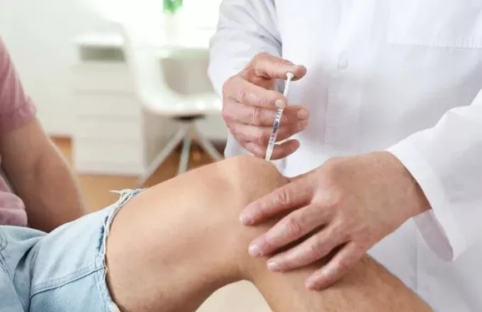 Ενέσεις ή αρθροπλαστική γόνατος; Ποια είναι η καλύτερη επιλογή για την οστεοαρθρίτιδα;