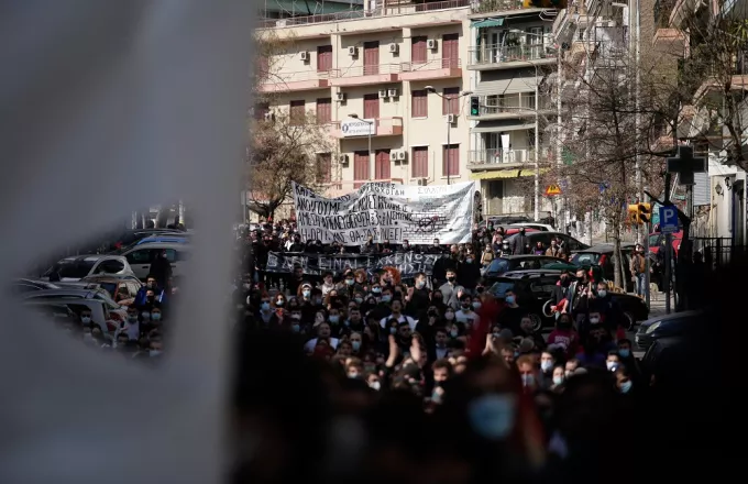 ΝΔ: Έγιναν 632 πορείες από τον Φεβρουαρίο - ΣΥΡΙΖΑ: Αυθόρμητες κοινωνικές επιλογές